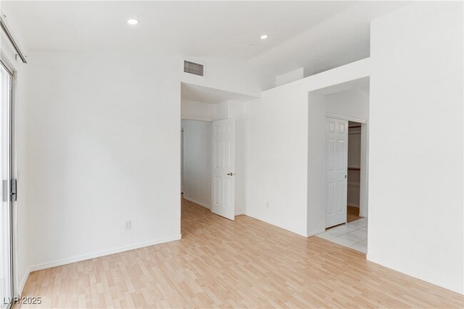 Building Photo - 52 Tanglewood Dr
