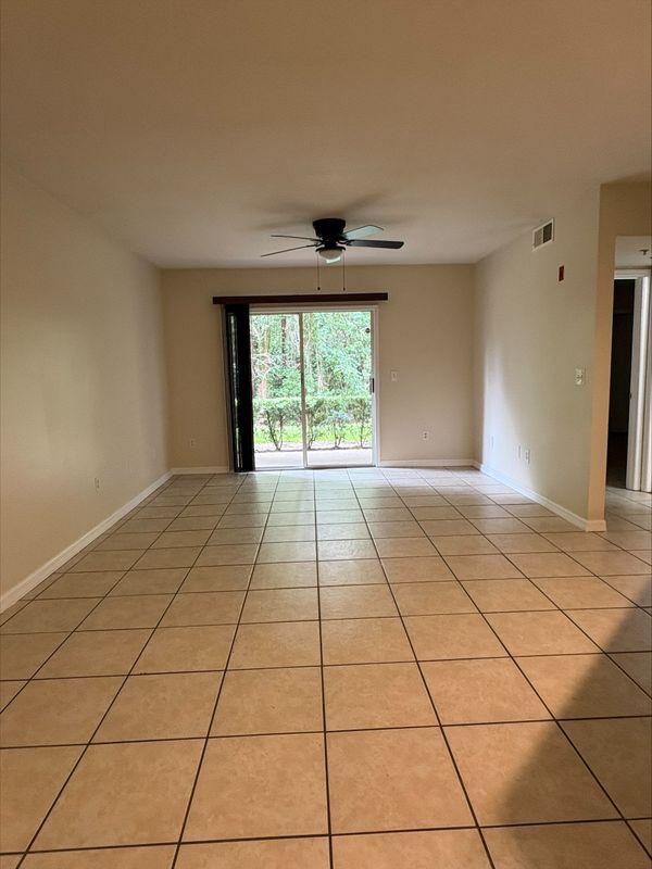 Building Photo - 738 Crest Pines Dr