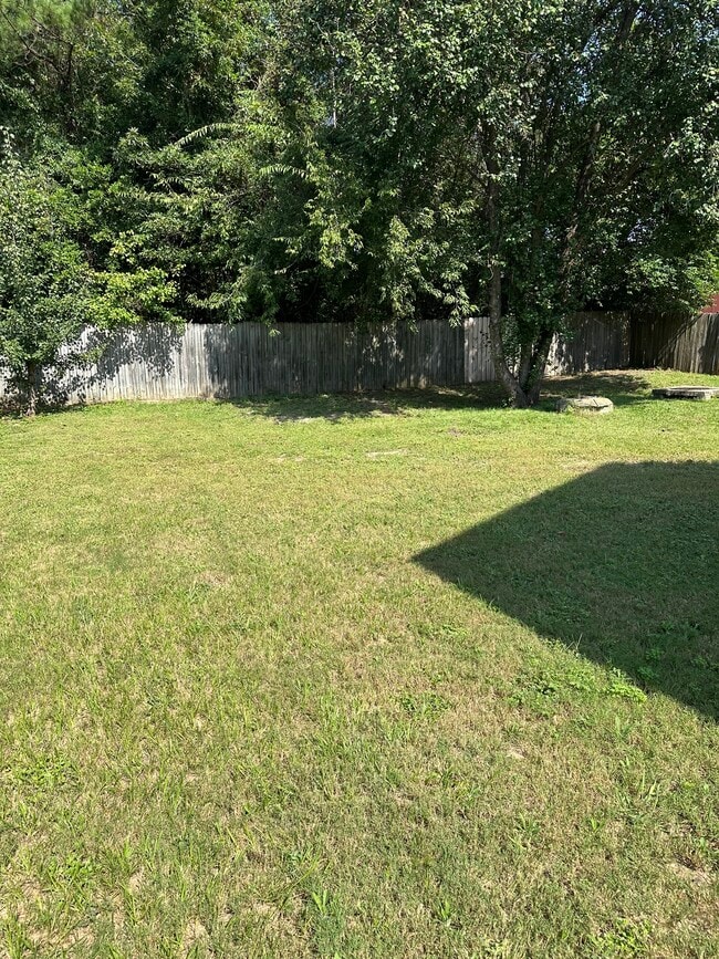 Building Photo - 3891 Almon Dr