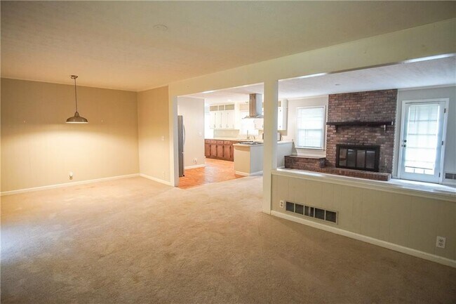 Building Photo - 2173 Holly Ct