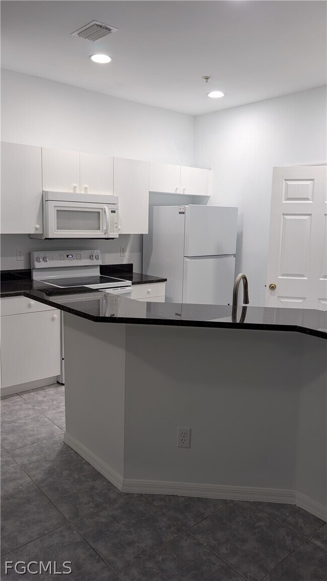 Building Photo - 3602 Skyline Blvd