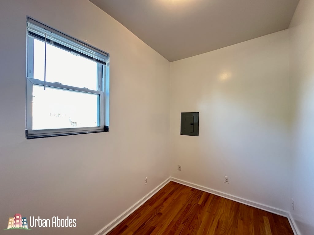 Building Photo - 1401 N Bosworth Ave