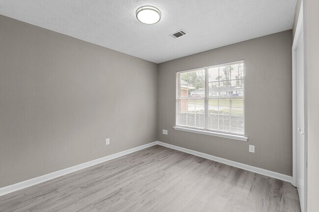 Building Photo - 1856 S Barton Dr