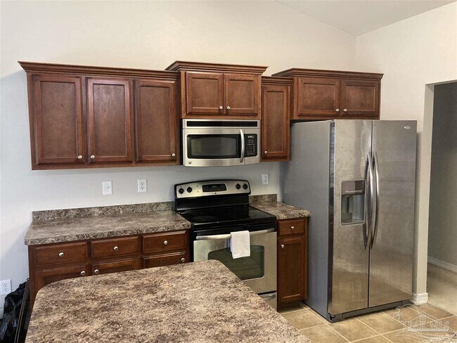 Building Photo - 8770 Kennedy Dr