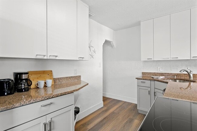 Building Photo - 13304 2nd St E