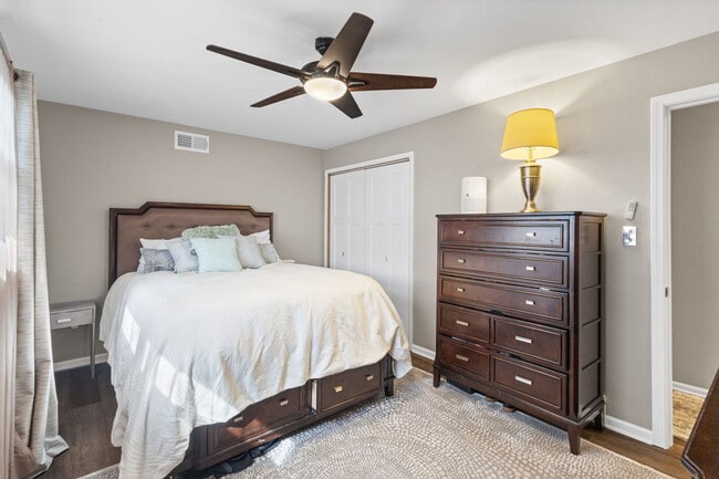 Building Photo - 2635 W 94th Pl