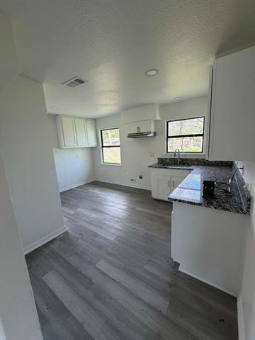 Building Photo - 1709 Dorothy Dr