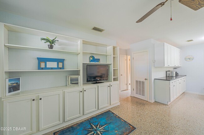 Building Photo - 3948 Cardinal Blvd