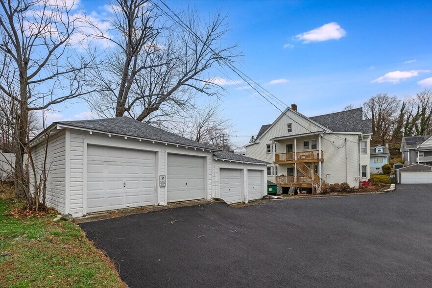 Building Photo - 120 High St