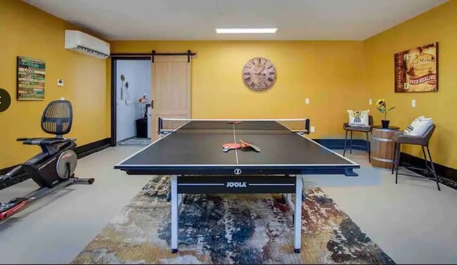 Building Photo - Fully Furnished, Secluded & Private