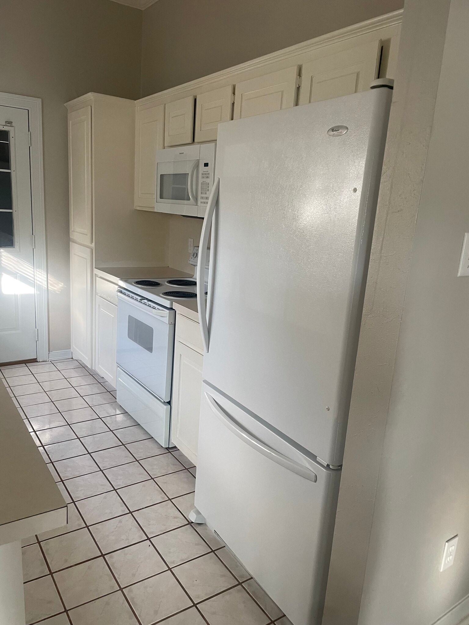 Building Photo - 2432 Melody Ln