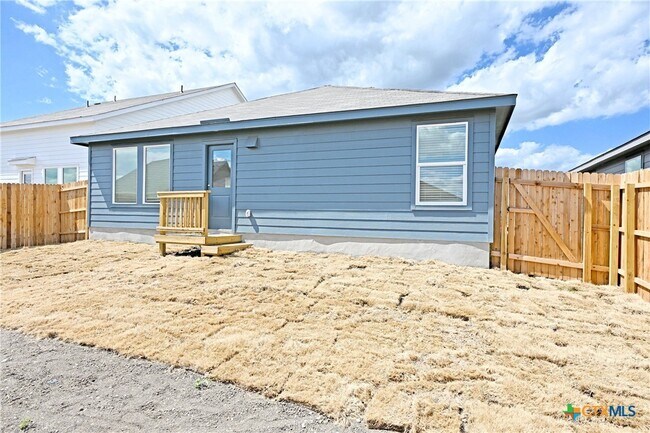Building Photo - 1811 Lorena Wood
