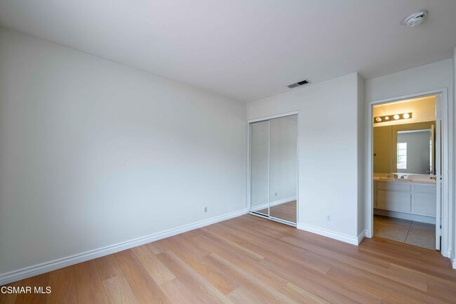 Building Photo - 140 Symphony Ln