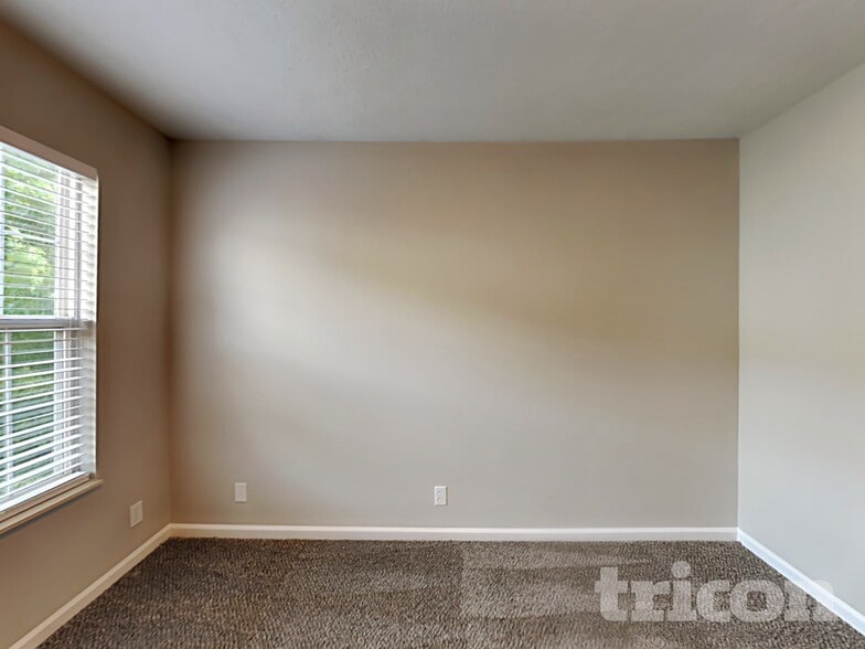 Building Photo - 5713 Briarwick Ct
