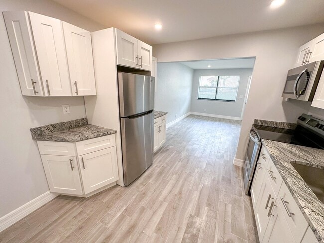 Building Photo - 1319 Douglass Ave