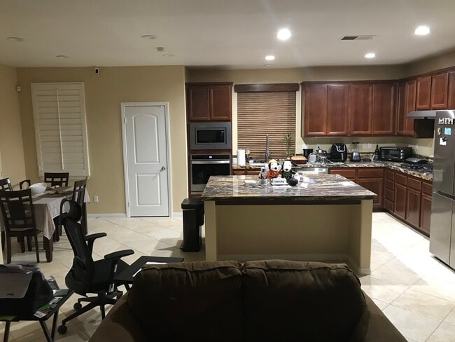 Building Photo - 30852 Olympia Rose Dr