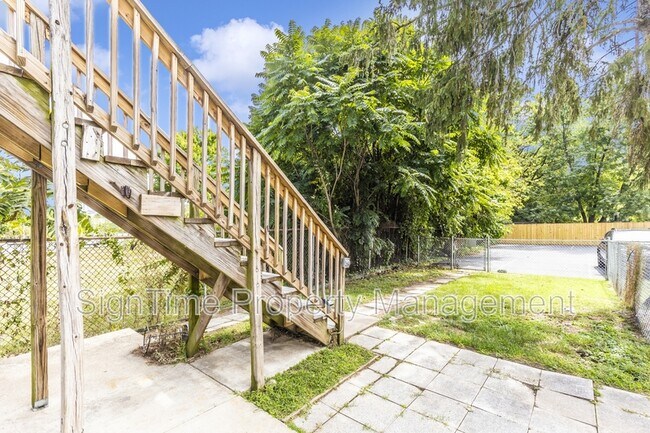 Building Photo - 152 E South St