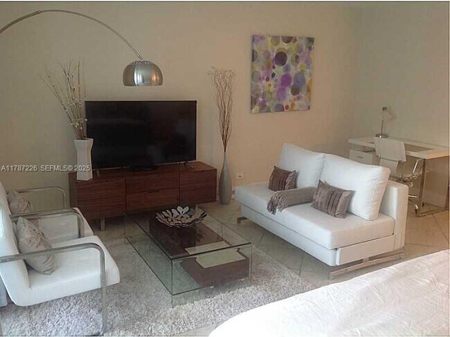 Building Photo - 2301 Collins Ave