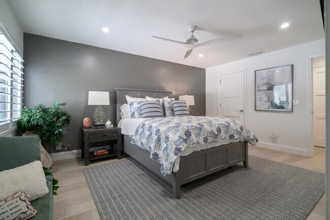 Building Photo - 5246 Boca Marina Cir S