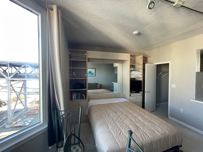 Building Photo - San Francisco furnished, High-floor studio...