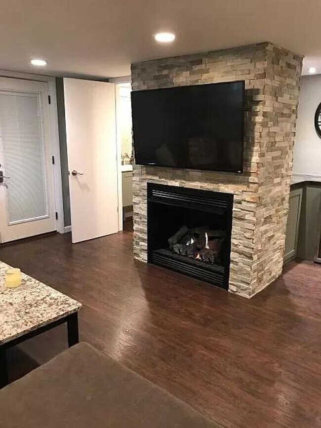 Building Photo - Charming 3-Bedroom Westlake Retreat with Prime Location and Serene Backyard Oasis