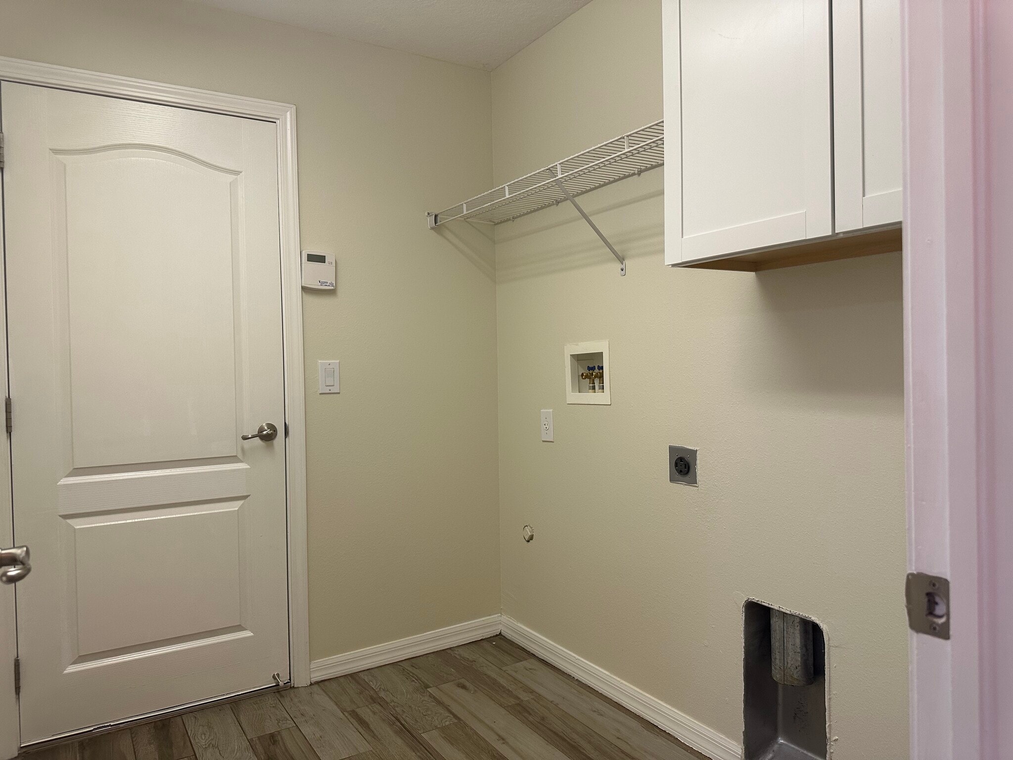 Building Photo - 3145 Dunstable Dr