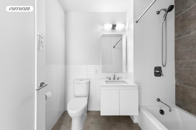 Building Photo - 147 Hope St