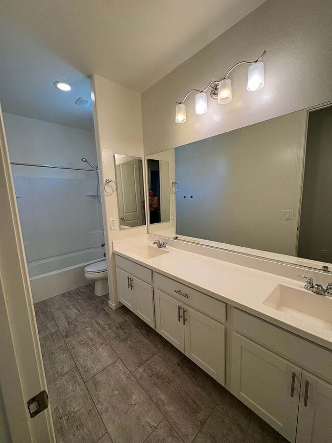 Building Photo - Upgraded Corner Townhome in the Heart of G...