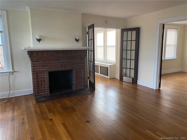 Building Photo - 512 Townsend Ave