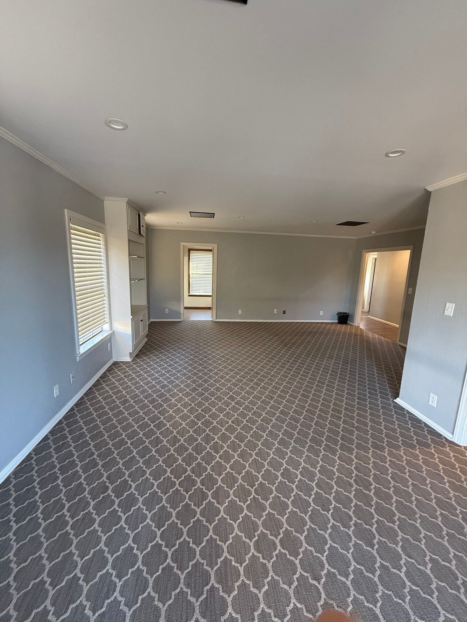 LIVING ROOM - 6507 Avondale Dr