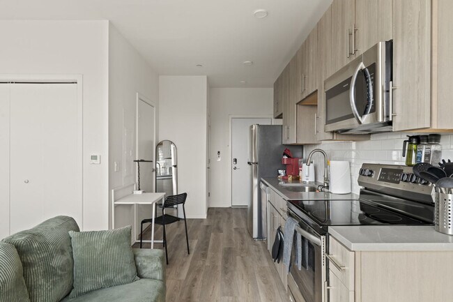 Building Photo - 501 N Perth St