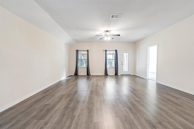 Building Photo - 134 Longhorn Pass