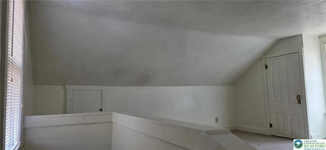 Building Photo - 7 E Phillips St