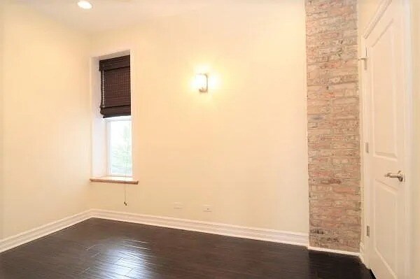 Building Photo - 847 W Addison St