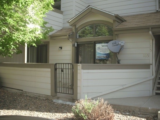 Building Photo - 942 S Walden St