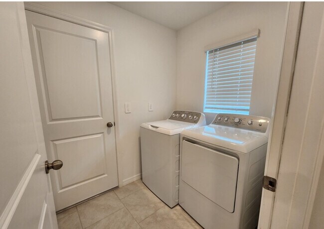 Building Photo - 12150 Dakota Ridge Pl