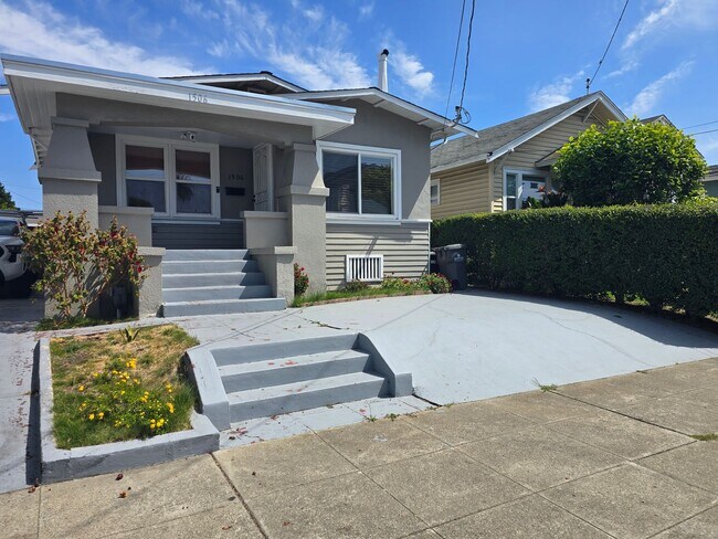 Primary Photo - Upgraded Single Story Home in Oakland ....