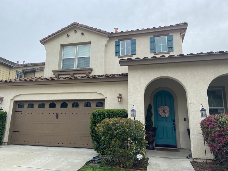 Building Photo - 2070 Katnich Ln