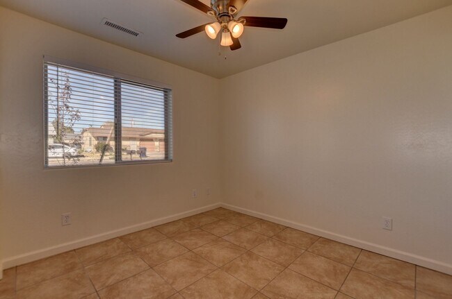 Building Photo - 3013 N Corrine Dr