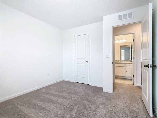 Building Photo - 3270 Vesara Dr