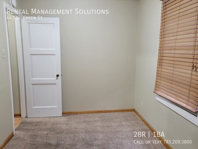 Building Photo - *2-CAR GARAGE* 441 NE Green St - 2 BED/1 BATH