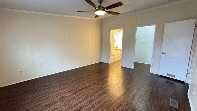 Building Photo - 122 Curtis Rd