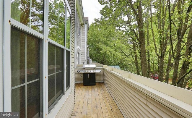 Building Photo - 10204 Crested Iris Dr