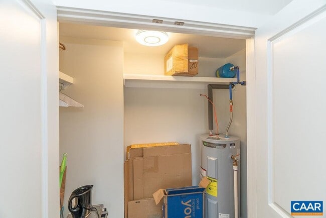 Building Photo - 1403 Burgess Ln