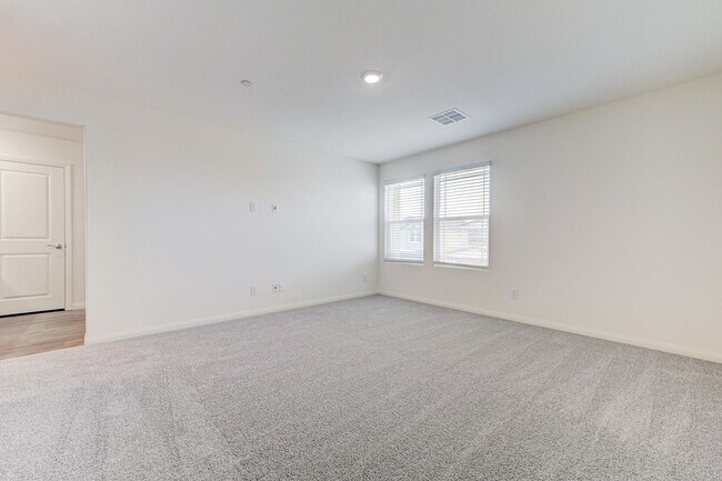 Building Photo - Newly Built 4 bedrooms in Cadence