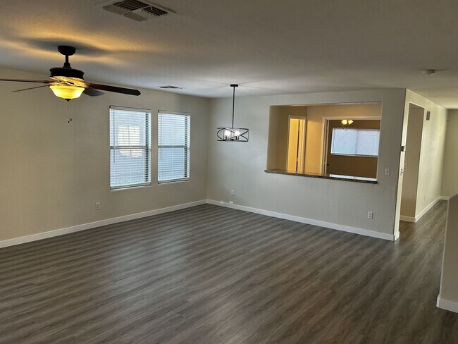 Building Photo - 18336 W Hayden Dr