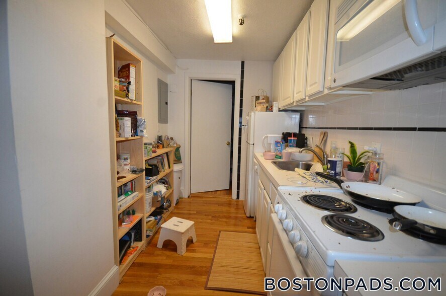 Building Photo - 45 Westland Ave