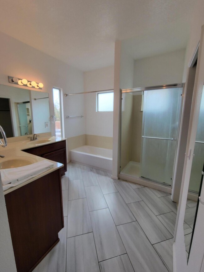 Building Photo - 4928 Costa Maresme Dr NW