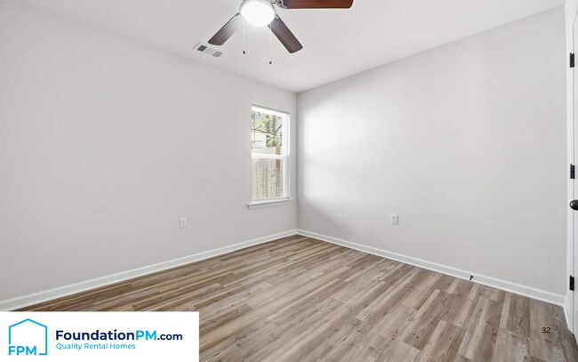 Building Photo - 201 S Center Dr