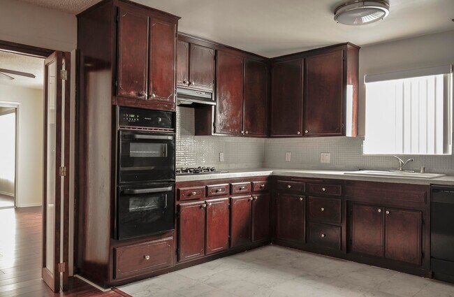 Building Photo - 3709 Jasmine Ave
